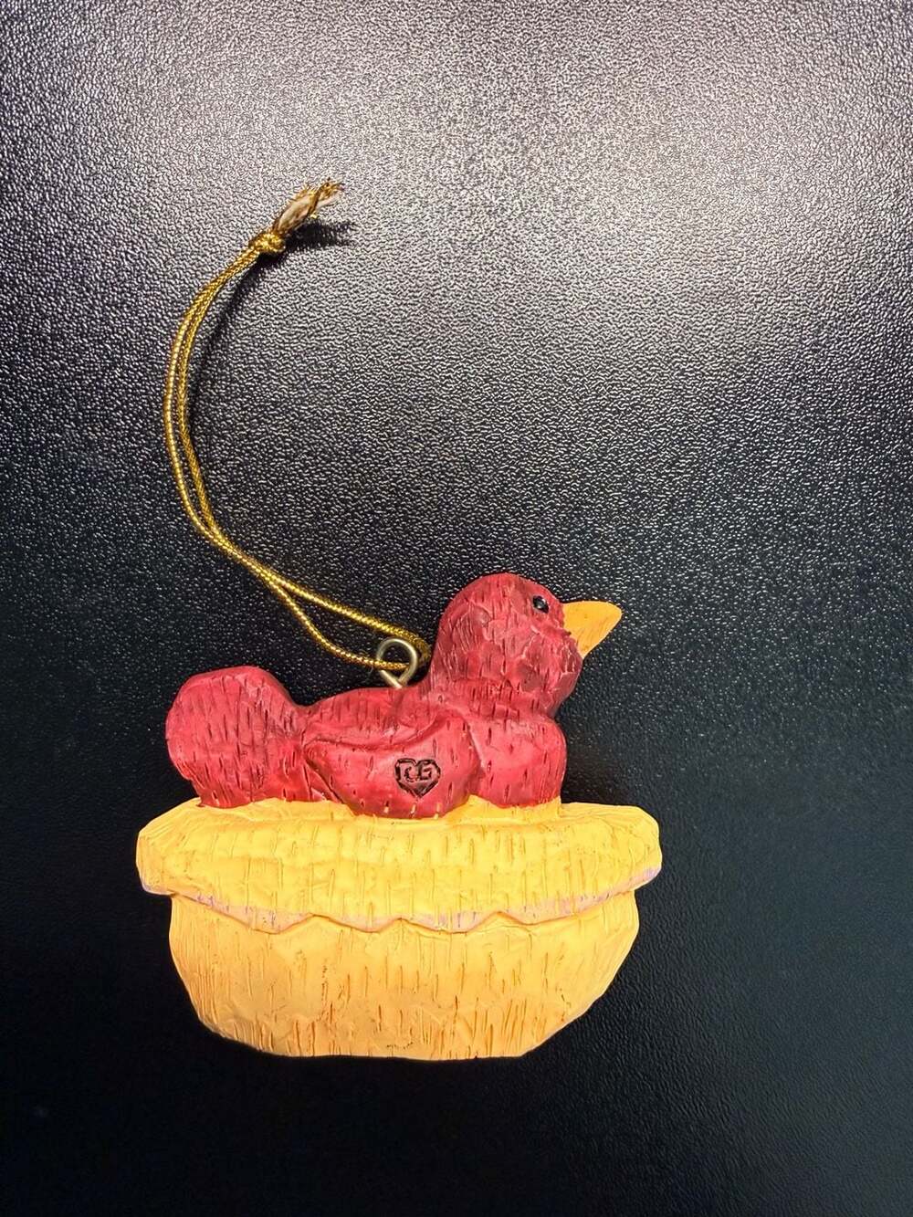 Vintage Red Bird In Nest Resin Ornament Country Rustic Wood Look Holiday